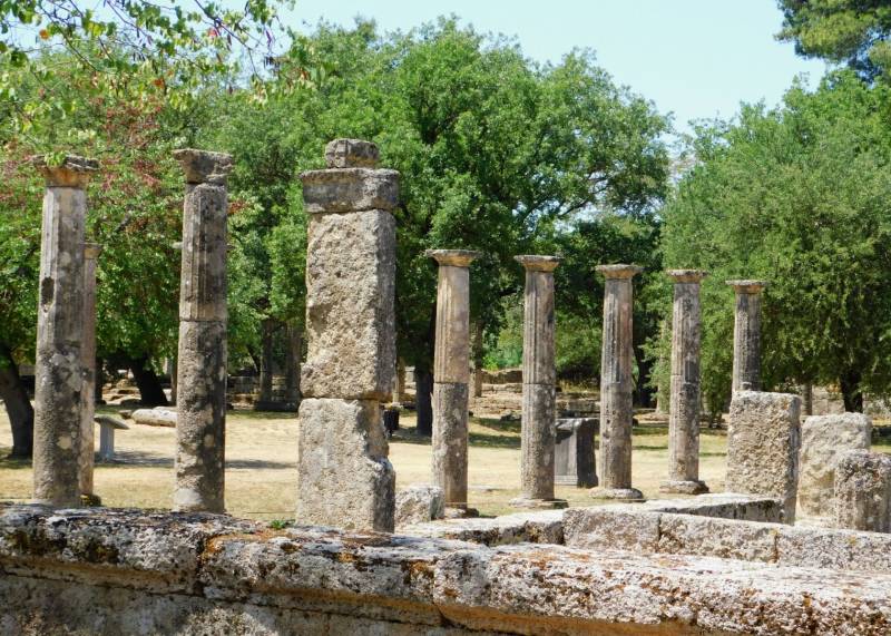DÍA 3: OLIMPIA - ATENAS - Circuitos Culturales en Grecia